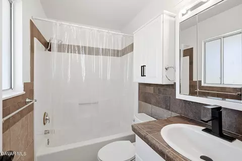 Bath - 40985 E 163rd St, Lancaster, CA 93535 photo 2 of 2