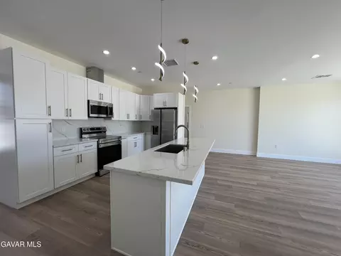 Kitchen - 10658 E Avenue R 10, Littlerock, CA 93543 photo 2 of 5