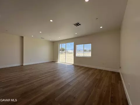 Living - 10658 E Avenue R 10, Littlerock, CA 93543 photo 1 of 3