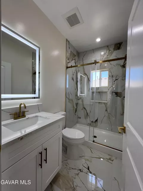 Bath - 10658 E Avenue R 10, Littlerock, CA 93543 photo 6 of 8