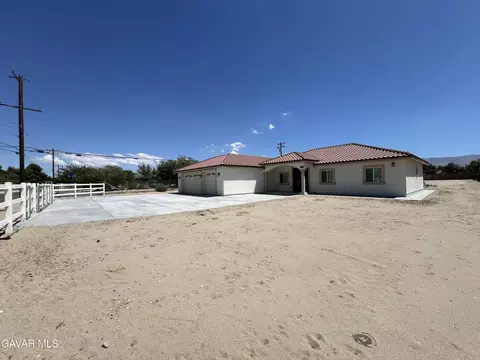 Exterior - 10658 E Avenue R 10, Littlerock, CA 93543 photo 2 of 5