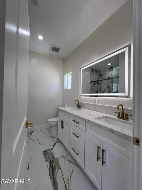 Bath - 10658 E Avenue R 10, Littlerock, CA 93543 photo 3 of 8