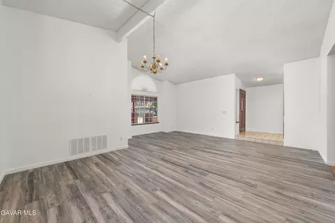 Living - 3327 Marilynn St, Lancaster, CA 93536 photo 3 of 5