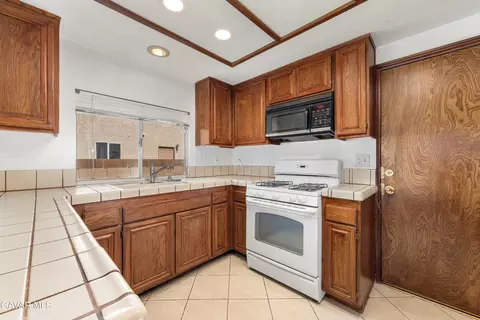 Kitchen - 3327 Marilynn St, Lancaster, CA 93536 photo 1 of 2