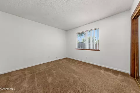 Bedroom - 3327 Marilynn St, Lancaster, CA 93536 photo 2 of 3
