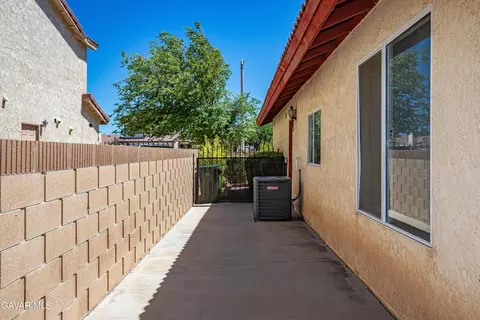 Exterior - 3327 Marilynn St, Lancaster, CA 93536 photo 15 of 20