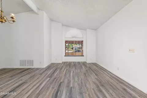 Living - 3327 Marilynn St, Lancaster, CA 93536 photo 2 of 5