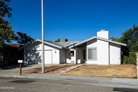 44927 Hanstead Ave, Lancaster, CA 93535