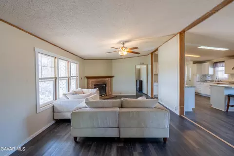 12815 Umtali Rd, Tehachapi, CA 93561 photo 4