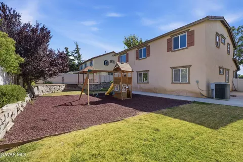 Exterior - 1450 S Green St, Tehachapi, CA 93561 photo 6 of 7