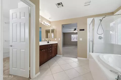 Bath - 1450 S Green St, Tehachapi, CA 93561 photo 2 of 2