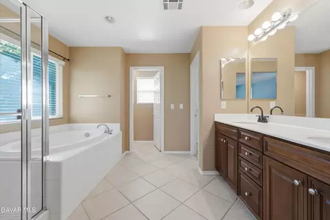 Bath - 1450 S Green St, Tehachapi, CA 93561 photo 1 of 2