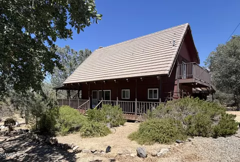 3512 Oakwood Rd, Lake Isabella, CA 93240