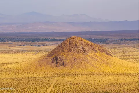 Twin Buttes Avenue Near Knoll Rd, California City, CA 93505