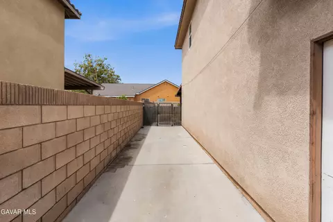 Entry Way - 44429 Byron Dr, Lancaster, CA 93535 photo 11 of 11