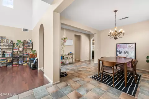 Entry Way - 44429 Byron Dr, Lancaster, CA 93535 photo 4 of 11