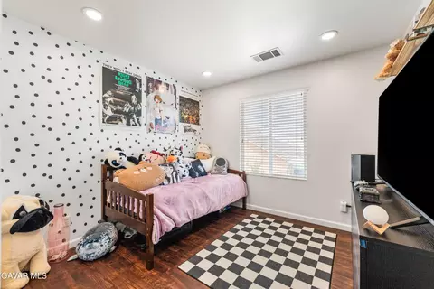 Bedroom - 44429 Byron Dr, Lancaster, CA 93535 photo 4 of 8
