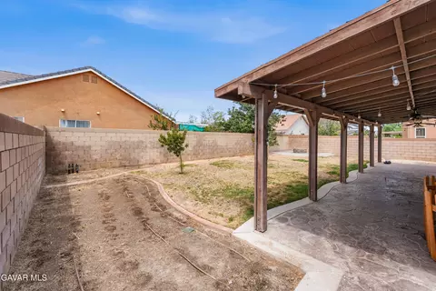 Exterior - 44429 Byron Dr, Lancaster, CA 93535 photo 6 of 12