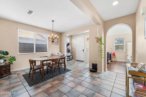 Entry Way - 44429 Byron Dr, Lancaster, CA 93535 photo 3 of 11