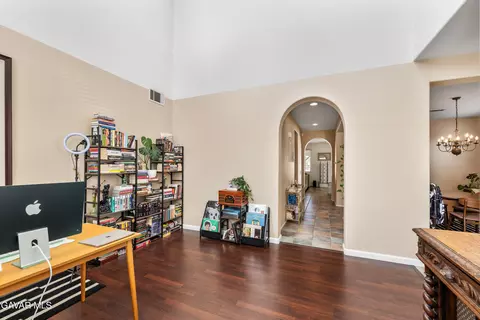 Entry Way - 44429 Byron Dr, Lancaster, CA 93535 photo 6 of 11