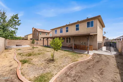 Exterior - 44429 Byron Dr, Lancaster, CA 93535 photo 7 of 12