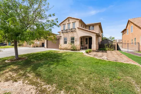 Exterior - 44429 Byron Dr, Lancaster, CA 93535 photo 3 of 12