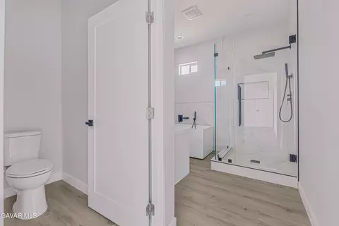 Bath - 36309 E 85th St, Littlerock, CA 93543 photo 2 of 5