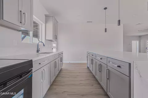 Kitchen - 36309 E 85th St, Littlerock, CA 93543 photo 6 of 7
