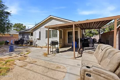 Exterior - 1408 Boyden Ave, Lancaster, CA 93534 photo 2 of 7