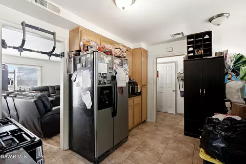 Entry Way - 1408 Boyden Ave, Lancaster, CA 93534 photo 1 of 1