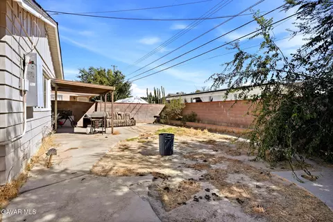 Exterior - 1408 Boyden Ave, Lancaster, CA 93534 photo 4 of 7