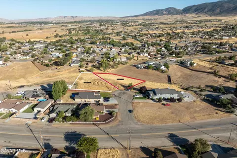 22036 Tin Ct, Tehachapi, CA 93561 photo 4
