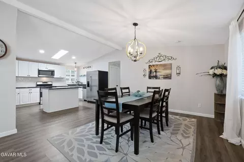 Dining - 600 S Dennison Rd #SPC 56, Tehachapi, CA 93561 photo 1 of 2