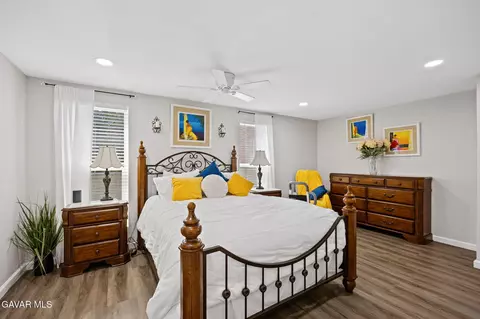 Bedroom - 600 S Dennison Rd #SPC 56, Tehachapi, CA 93561 photo 1 of 5