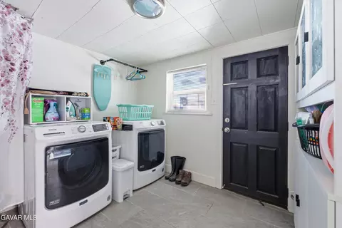 Other - 117 W H St, Tehachapi, CA 93561 photo 3 of 4
