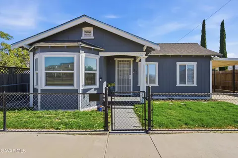 Exterior - 117 W H St, Tehachapi, CA 93561 photo 2 of 3