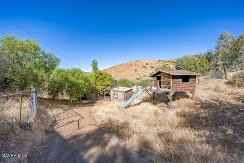 Exterior - 34404 Red Rover Mine Rd, Acton, CA 93510 photo 8 of 15