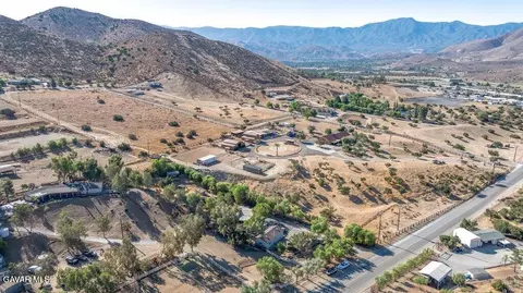 View/Area - 34404 Red Rover Mine Rd, Acton, CA 93510 photo 7 of 14