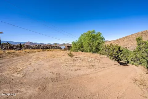 Exterior - 34404 Red Rover Mine Rd, Acton, CA 93510 photo 10 of 15