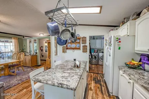 Kitchen - 34404 Red Rover Mine Rd, Acton, CA 93510 photo 3 of 3
