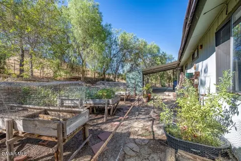 Exterior - 34404 Red Rover Mine Rd, Acton, CA 93510 photo 6 of 15