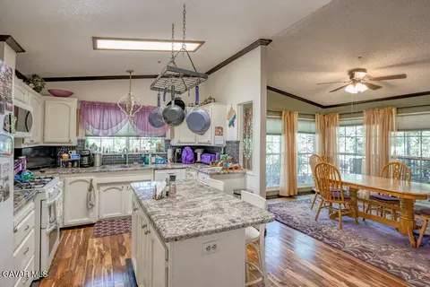 Kitchen - 34404 Red Rover Mine Rd, Acton, CA 93510 photo 2 of 3