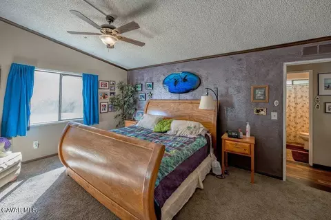 Bedroom - 34404 Red Rover Mine Rd, Acton, CA 93510 photo 2 of 4