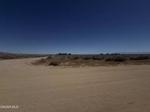 51 St W, Rosamond, CA 93560