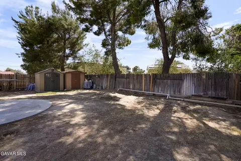 Exterior - 44809 Caboose Dr, Lancaster, CA 93535 photo 7 of 8