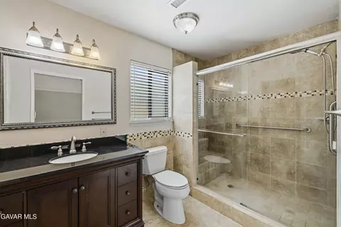 Bath - 2827 Perfect Pl, Lancaster, CA 93536 photo 2 of 2