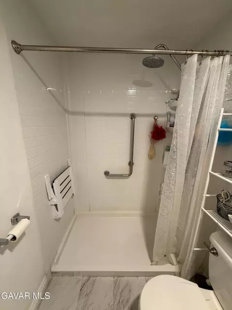 Bath - 44148 Gingham Ave, Lancaster, CA 93535 photo 4 of 4