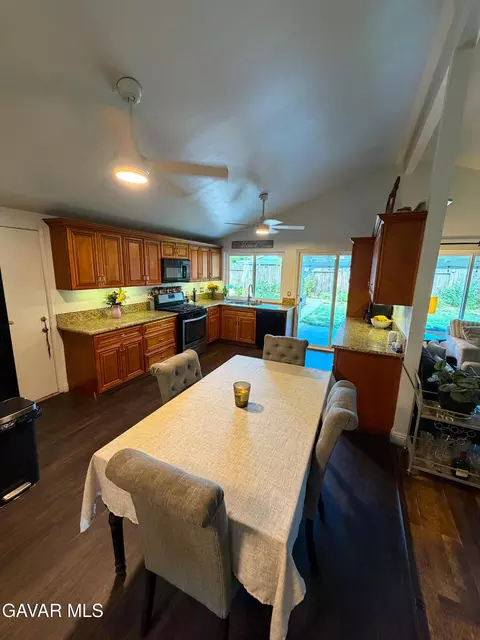 Kitchen - 44148 Gingham Ave, Lancaster, CA 93535 photo 1 of 4