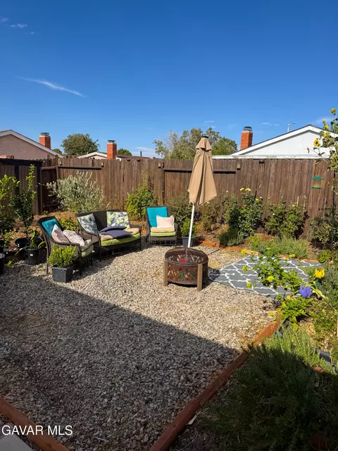 Exterior - 44148 Gingham Ave, Lancaster, CA 93535 photo 6 of 7