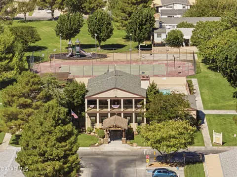 View/Area - 45465 25th St #SPC 171, Lancaster, CA 93535 photo 2 of 8